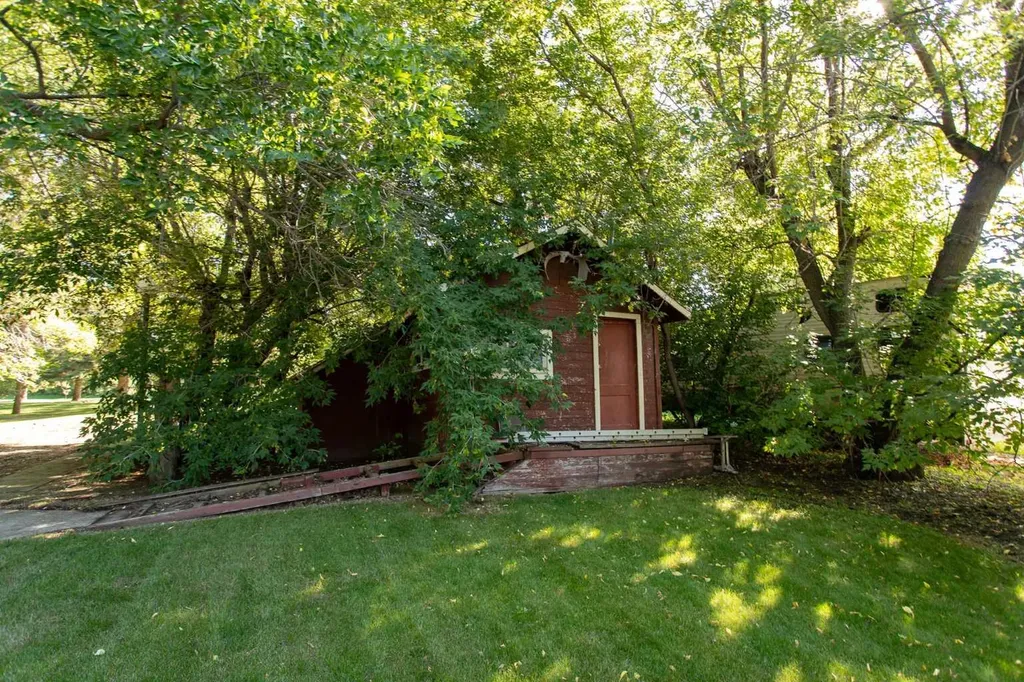 41124 Range Road 282 Range Gull Lake AB T4L 2N3