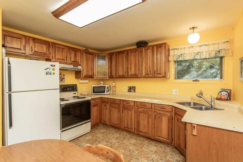 41124 Range Road 282 Range Gull Lake AB T4L 2N3