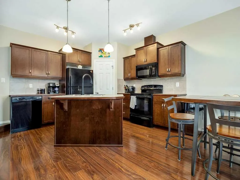 757 Silkstone Close W Lethbridge AB T1J 4B9