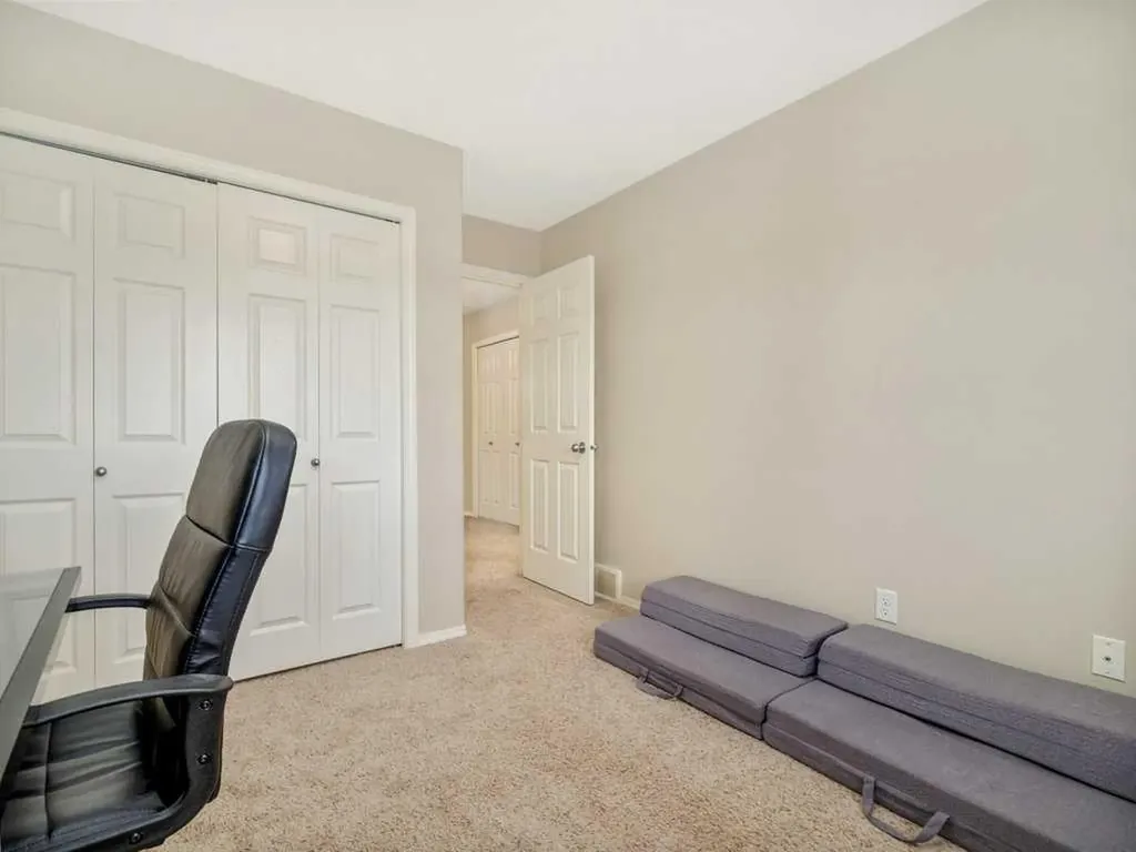 757 Silkstone Close W Lethbridge AB T1J 4B9