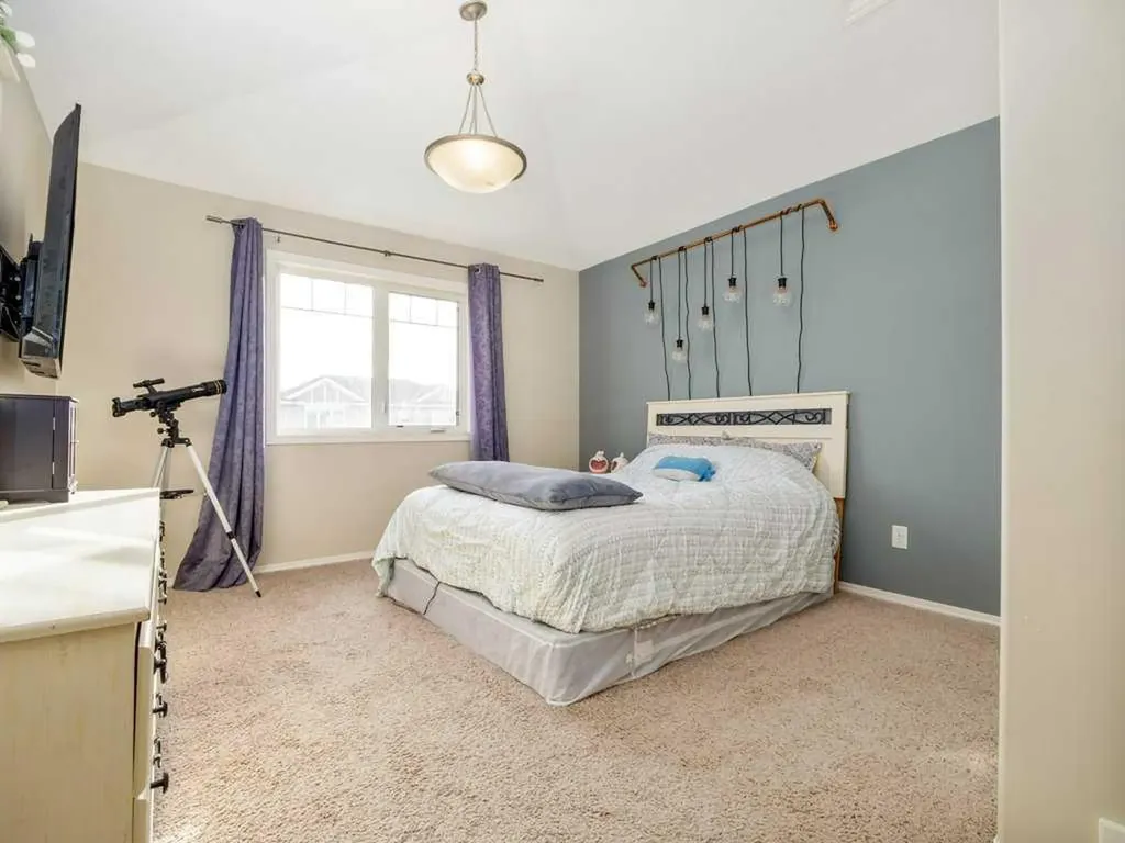 757 Silkstone Close W Lethbridge AB T1J 4B9