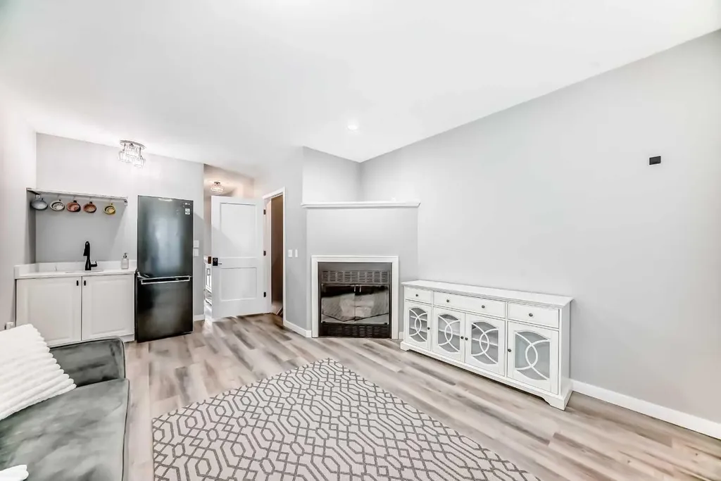 1014 14 Avenue SW Calgary AB T2R0P1