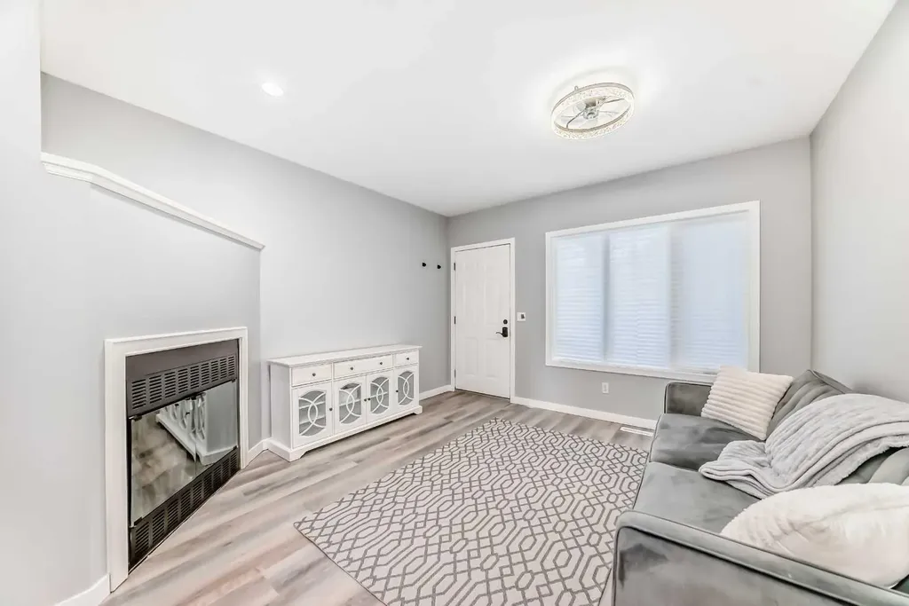 1014 14 Avenue SW Calgary AB T2R0P1