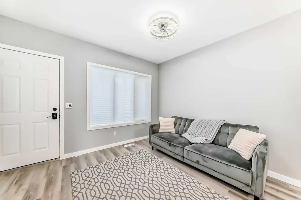 1014 14 Avenue SW Calgary AB T2R0P1