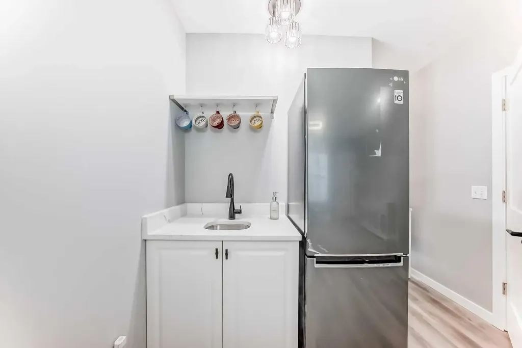 1014 14 Avenue SW Calgary AB T2R0P1