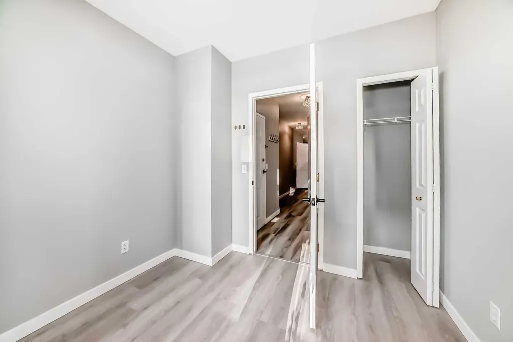 1014 14 Avenue SW Calgary AB T2R0P1