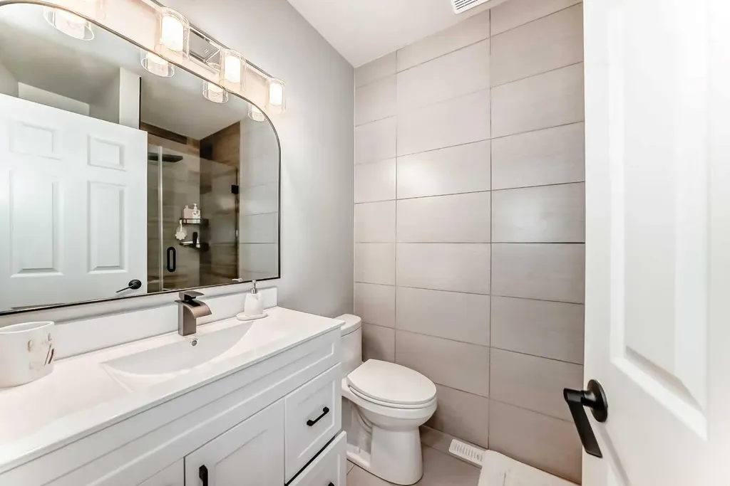 1014 14 Avenue SW Calgary AB T2R0P1