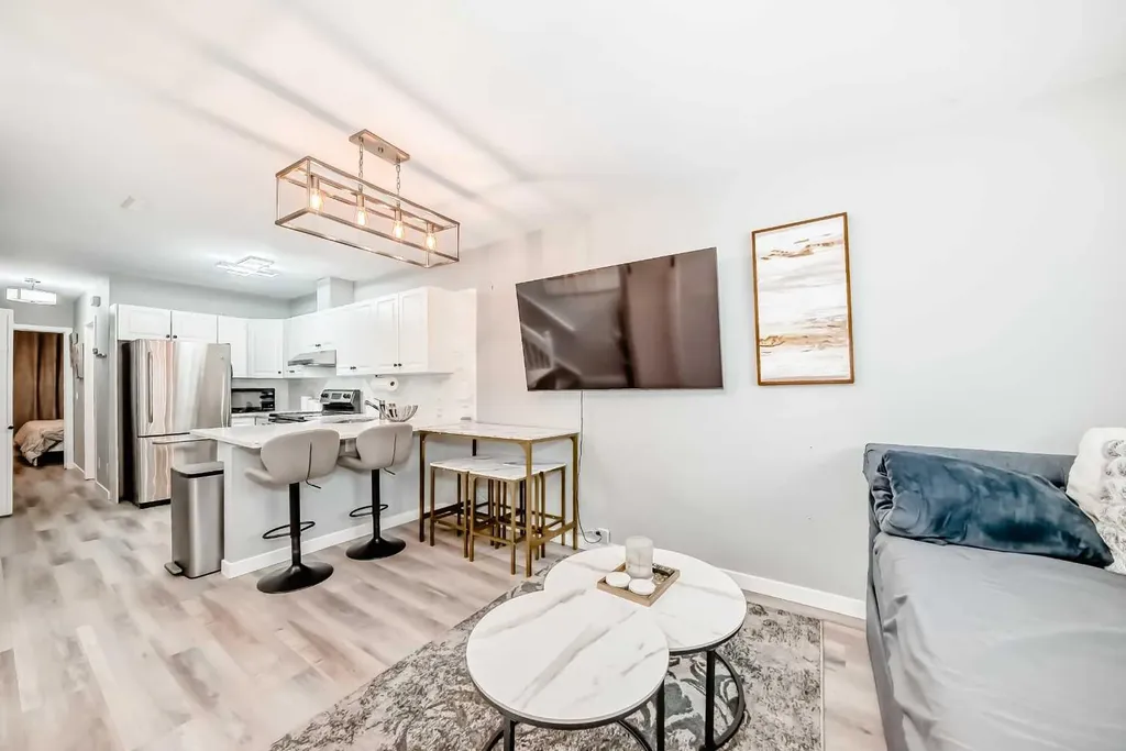 1014 14 Avenue SW Calgary AB T2R0P1