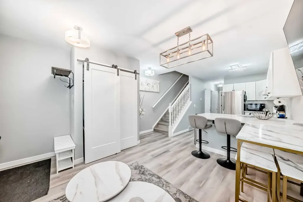 1014 14 Avenue SW Calgary AB T2R0P1
