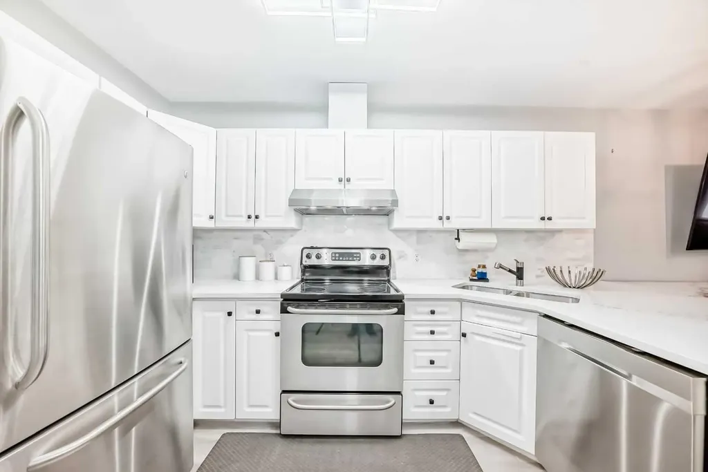1014 14 Avenue SW Calgary AB T2R0P1