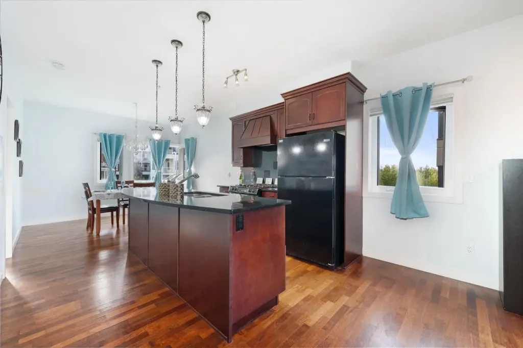 1828 14 Street SW Calgary AB T2T 3S9