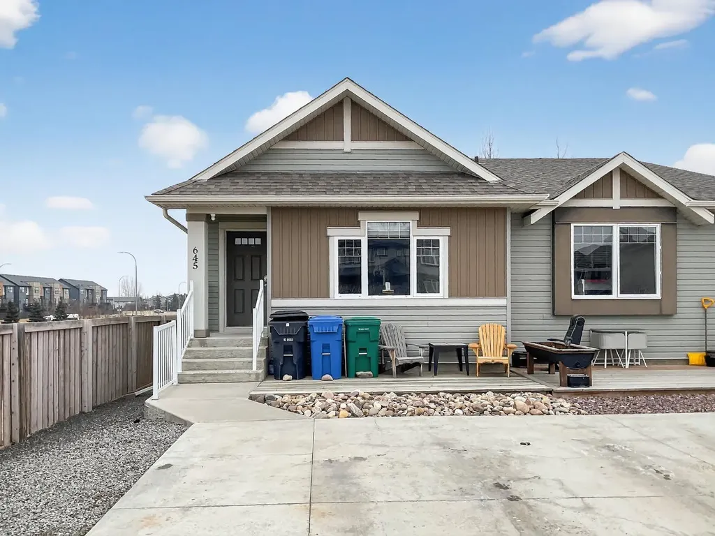 645 Silkstone Point W Lethbridge AB T1J 4C5