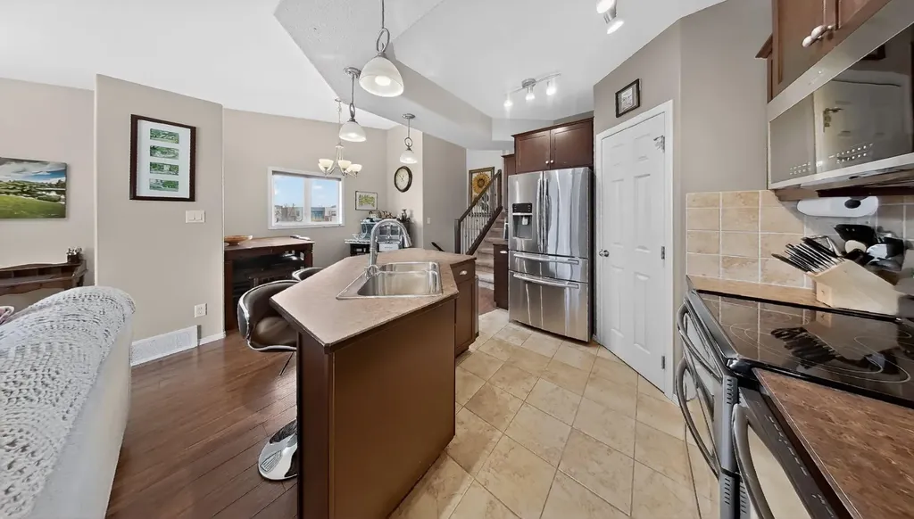 645 Silkstone Point W Lethbridge AB T1J 4C5