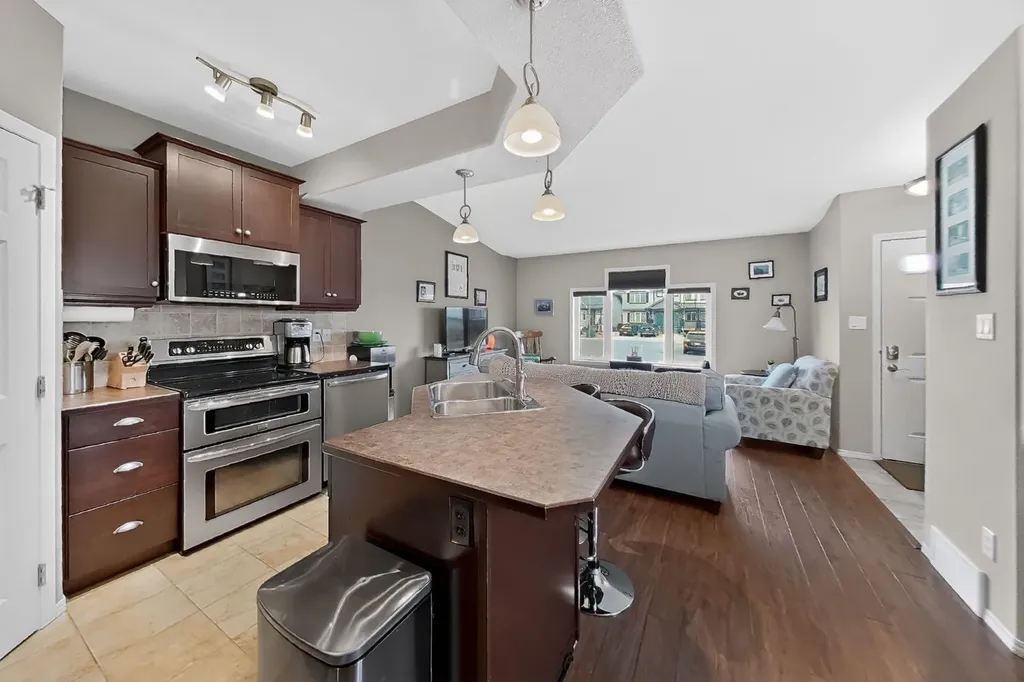 645 Silkstone Point W Lethbridge AB T1J 4C5