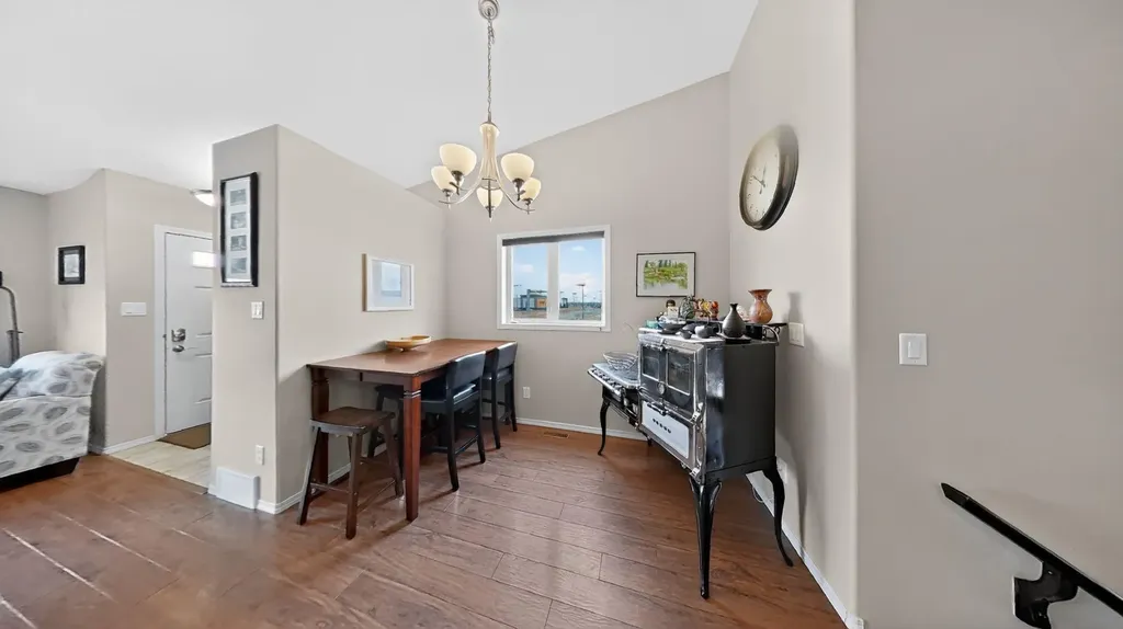645 Silkstone Point W Lethbridge AB T1J 4C5