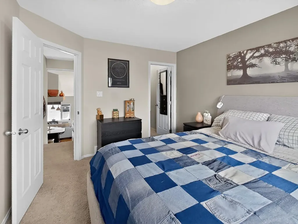 645 Silkstone Point W Lethbridge AB T1J 4C5