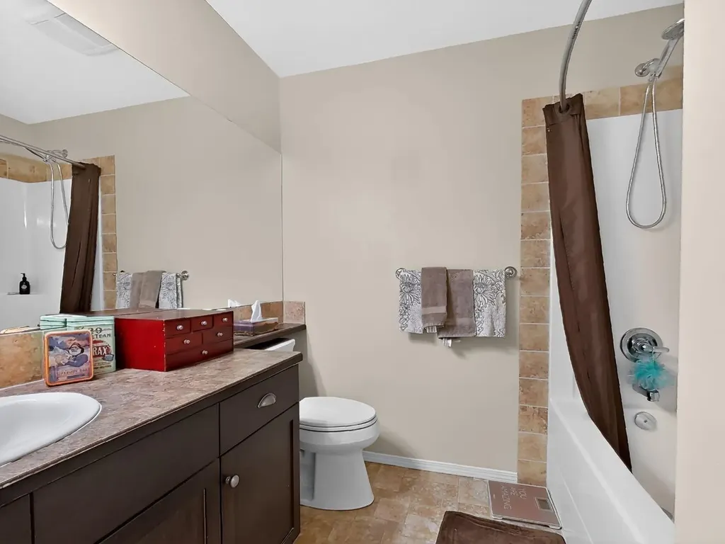 645 Silkstone Point W Lethbridge AB T1J 4C5