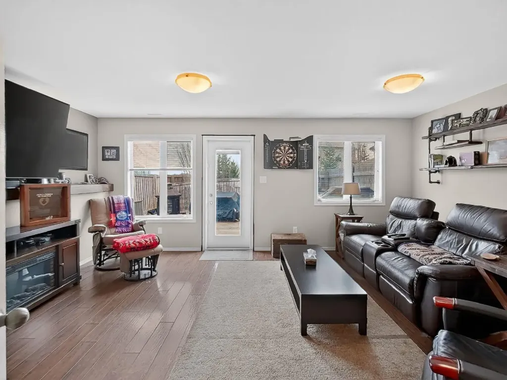 645 Silkstone Point W Lethbridge AB T1J 4C5