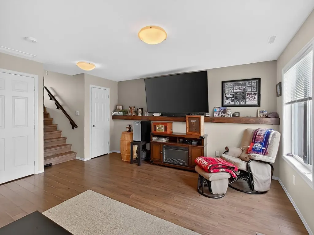 645 Silkstone Point W Lethbridge AB T1J 4C5