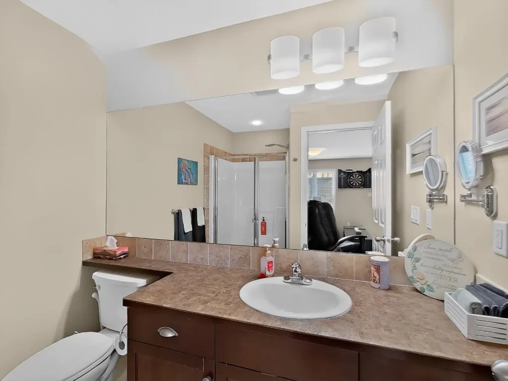 645 Silkstone Point W Lethbridge AB T1J 4C5