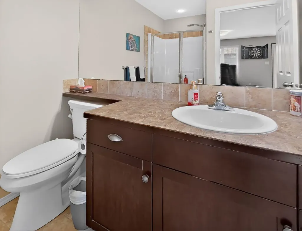 645 Silkstone Point W Lethbridge AB T1J 4C5