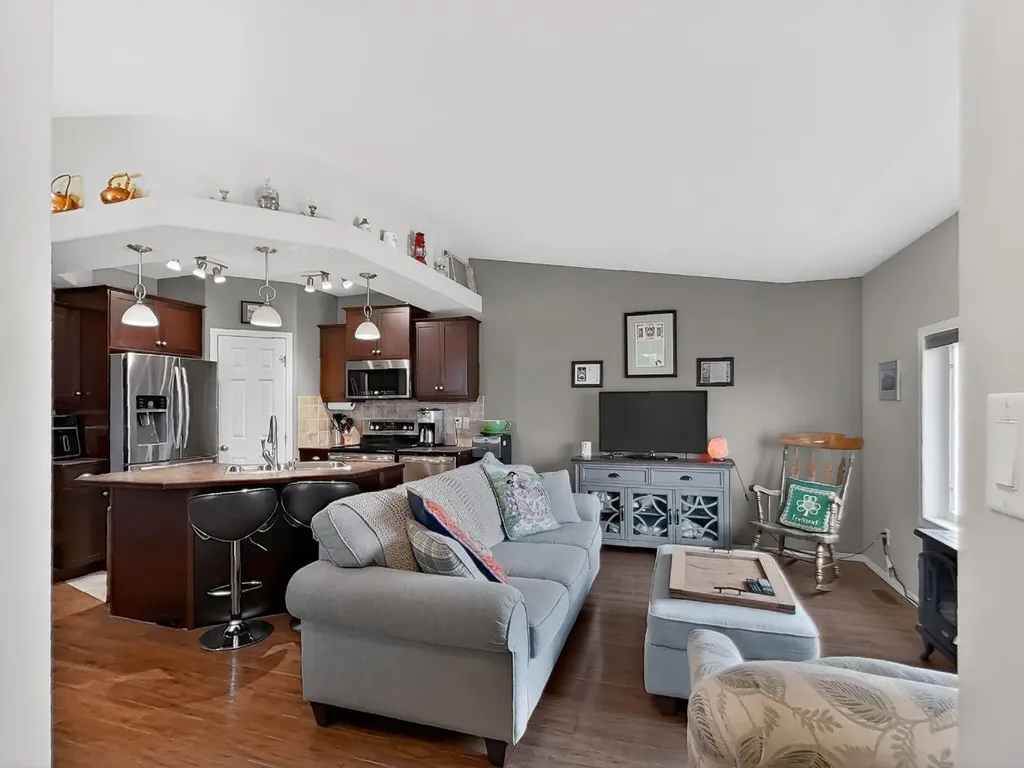 645 Silkstone Point W Lethbridge AB T1J 4C5