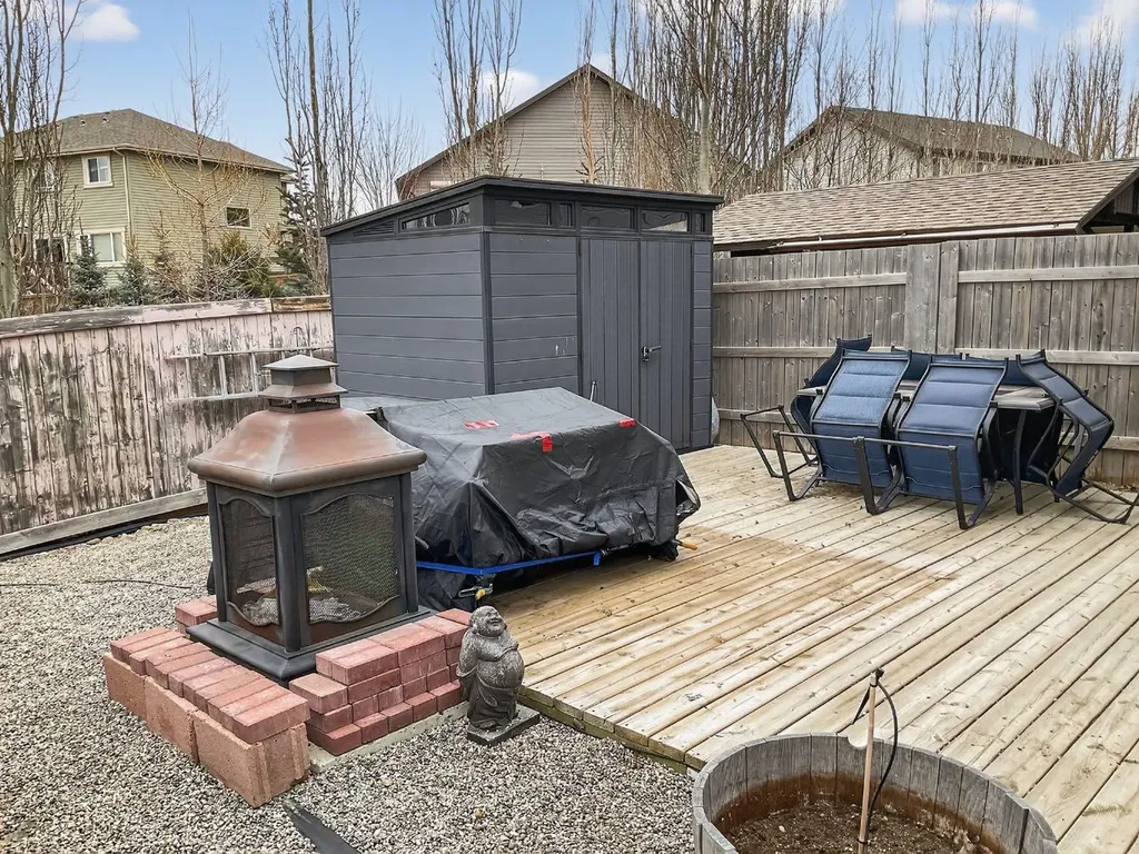 645 Silkstone Point W Lethbridge AB T1J 4C5