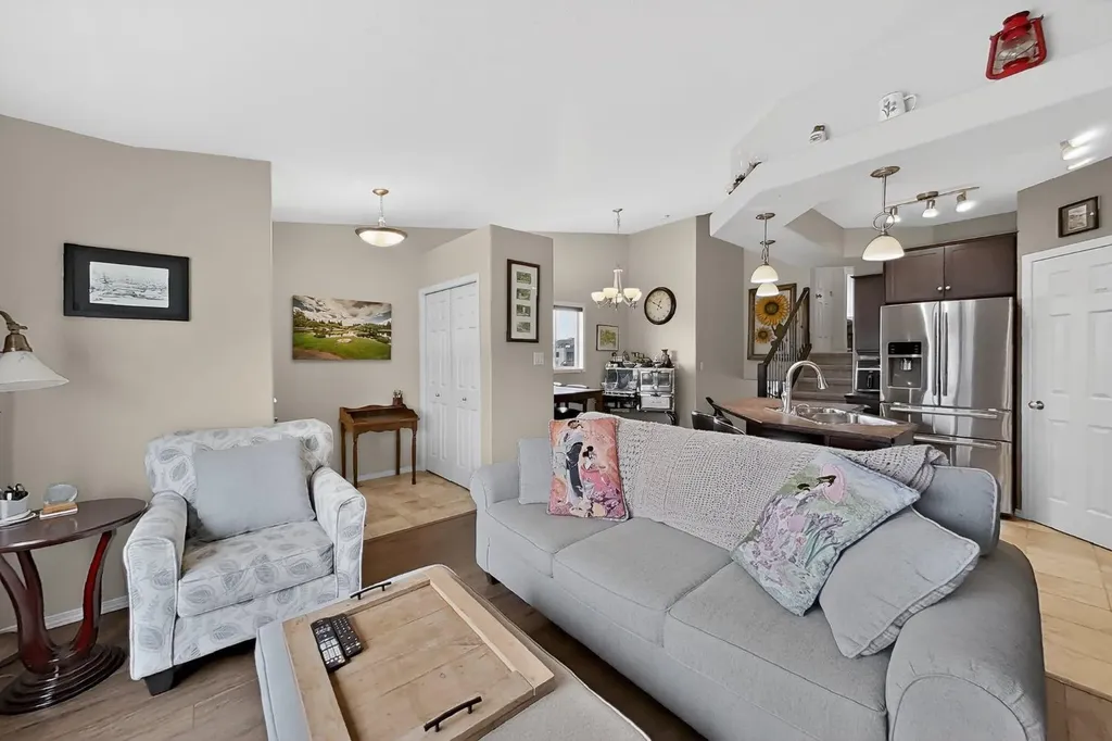 645 Silkstone Point W Lethbridge AB T1J 4C5