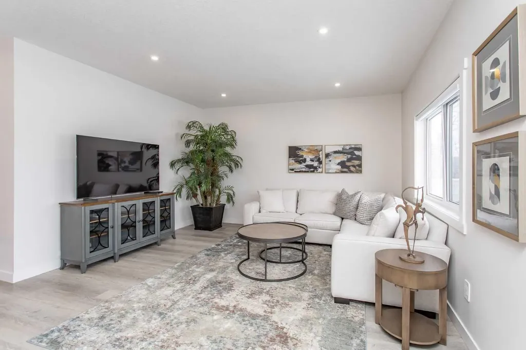 2 Twin Rose Court Jarvis Bay AB T4S 1R8
