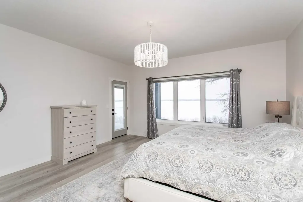 2 Twin Rose Court Jarvis Bay AB T4S 1R8