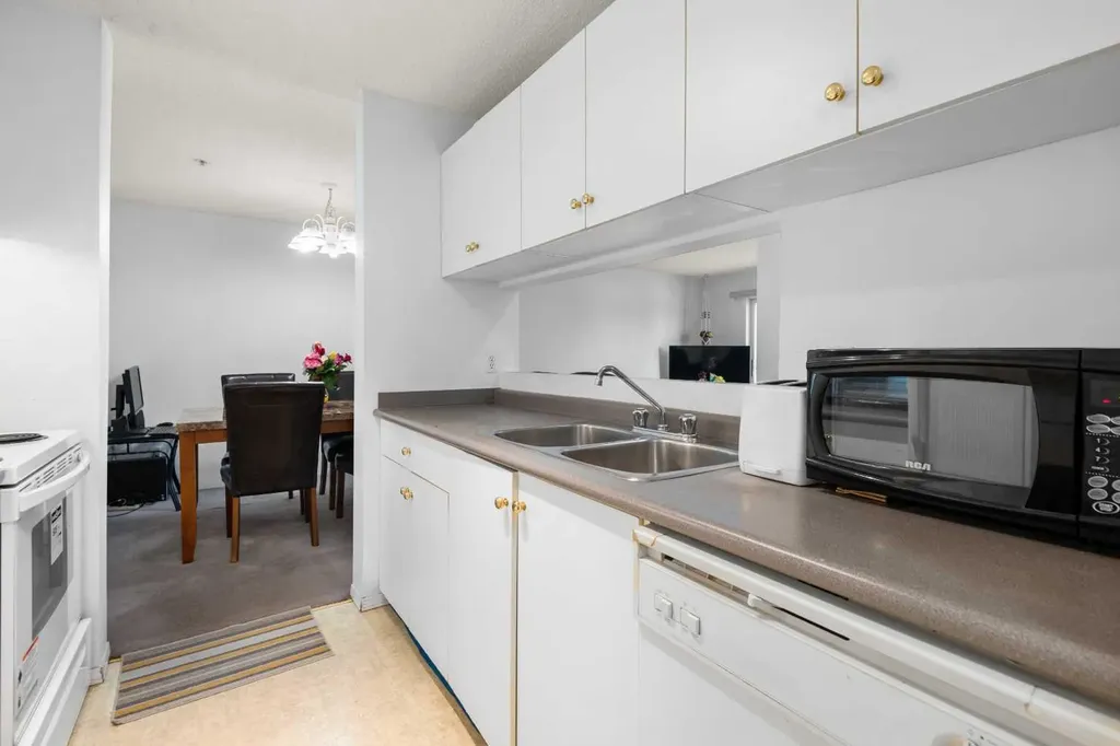 6224 17 Avenue SE Calgary AB T2A7X8