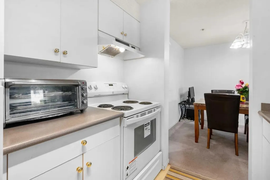 6224 17 Avenue SE Calgary AB T2A7X8
