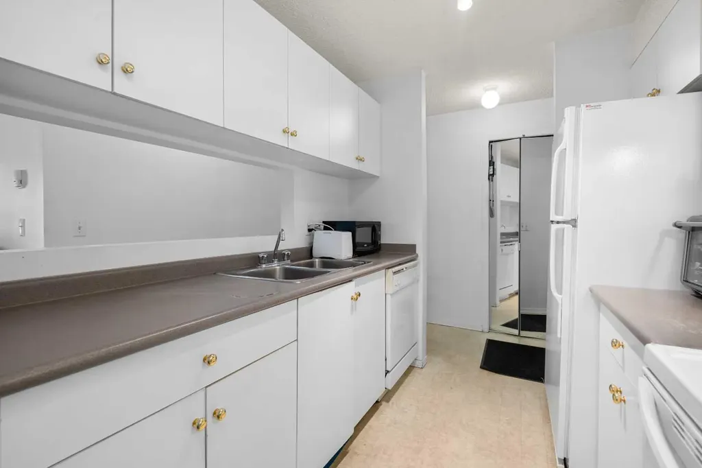 6224 17 Avenue SE Calgary AB T2A7X8