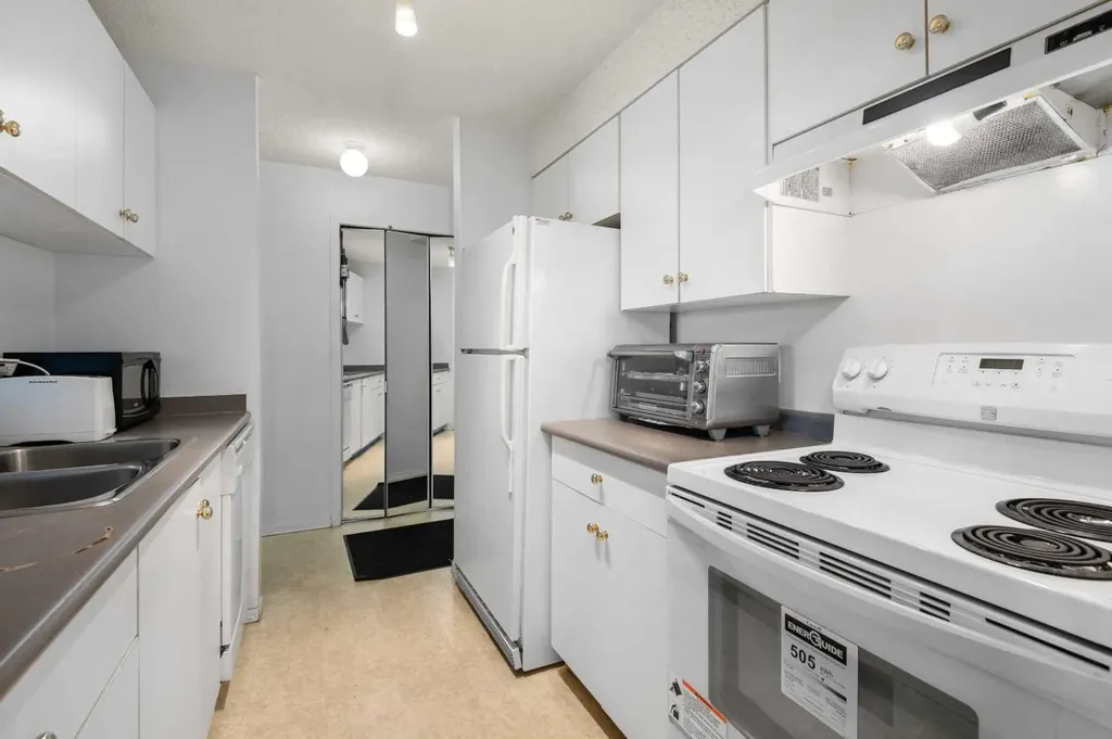 6224 17 Avenue SE Calgary AB T2A7X8