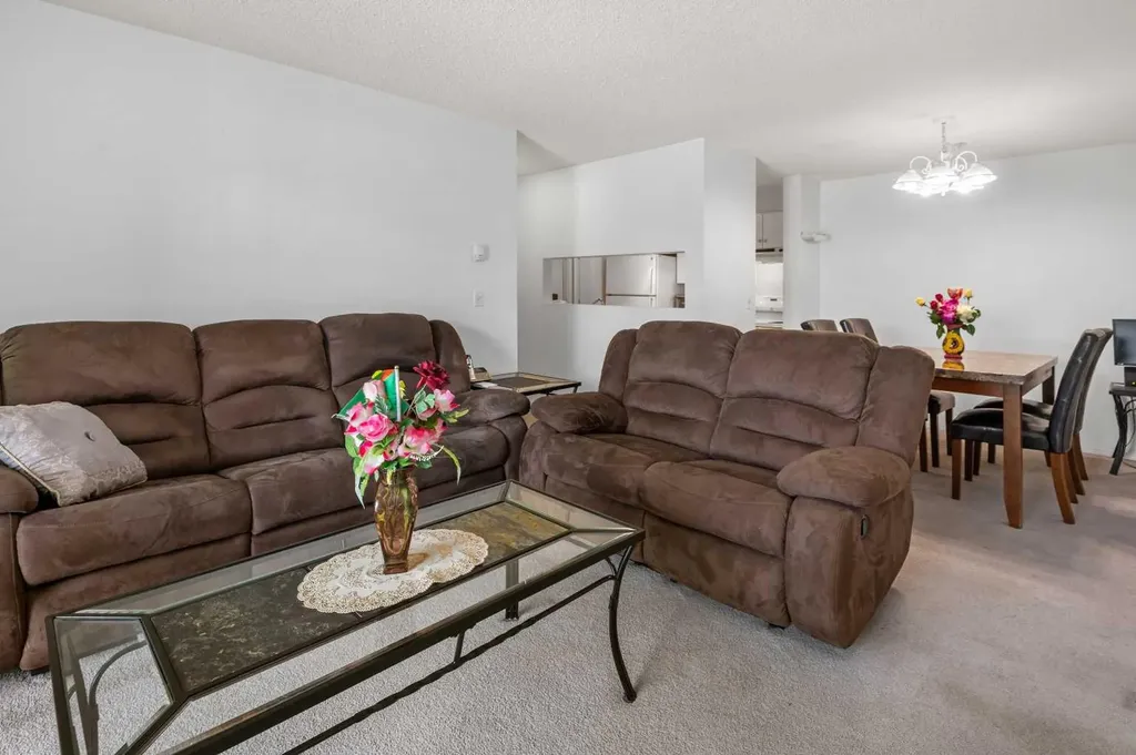 6224 17 Avenue SE Calgary AB T2A7X8