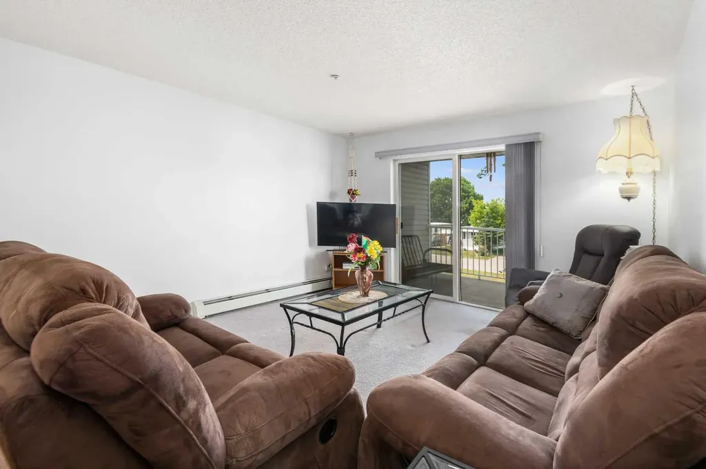 6224 17 Avenue SE Calgary AB T2A7X8