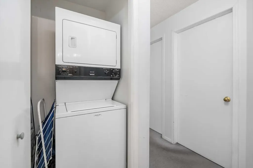 6224 17 Avenue SE Calgary AB T2A7X8