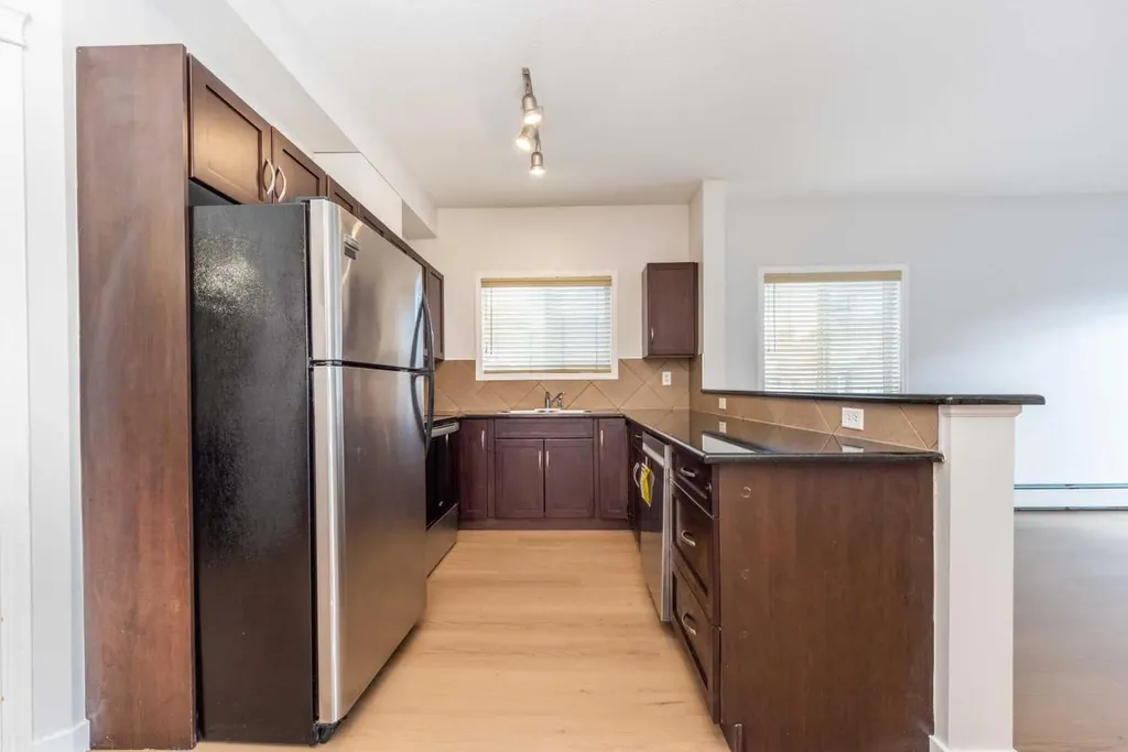 69 Country Village Manor NE Calgary AB T3K 0T1