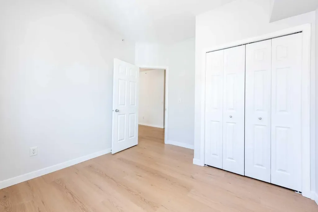 69 Country Village Manor NE Calgary AB T3K 0T1