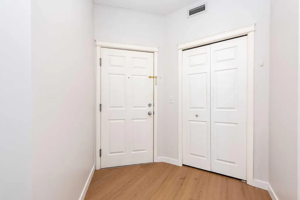 69 Country Village Manor NE Calgary AB T3K 0T1
