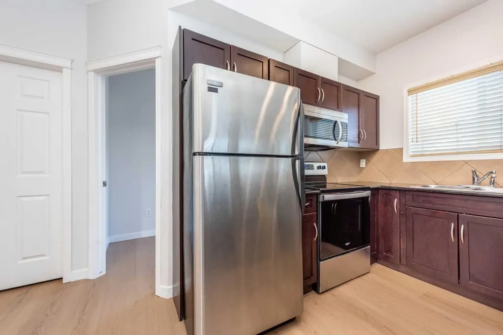 69 Country Village Manor NE Calgary AB T3K 0T1
