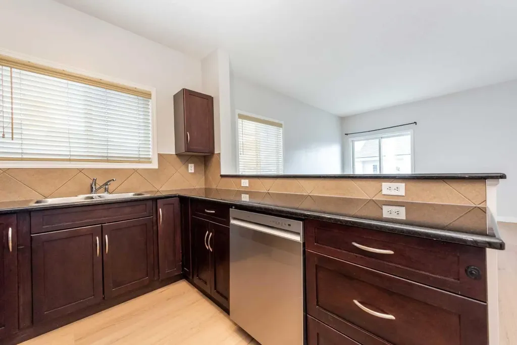 69 Country Village Manor NE Calgary AB T3K 0T1
