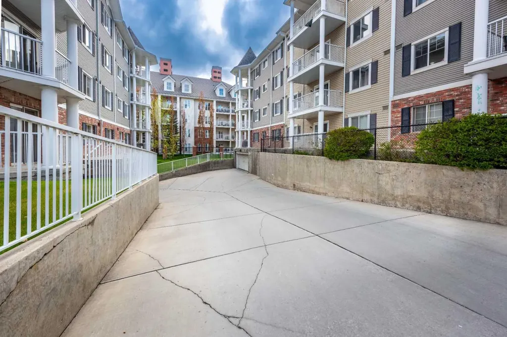 69 Country Village Manor NE Calgary AB T3K 0T1