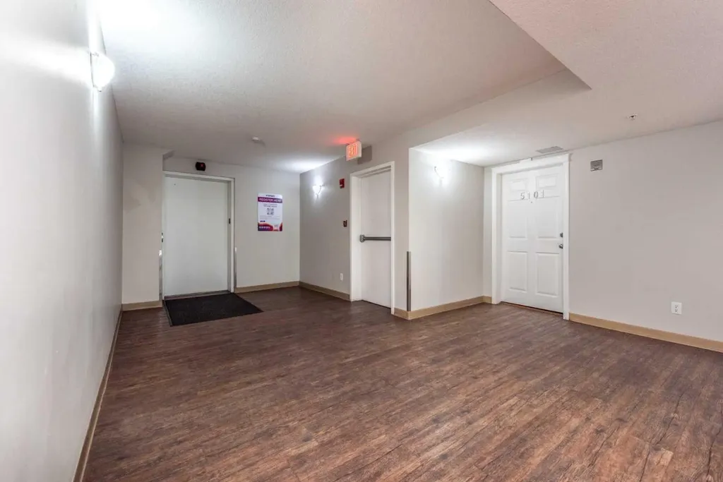 69 Country Village Manor NE Calgary AB T3K 0T1