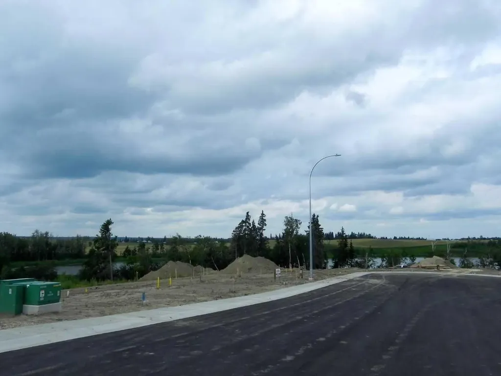 6 Henner's Place Lacombe AB T4L1Y9