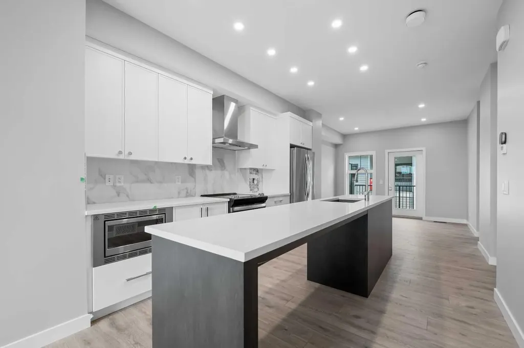 607 Mahogany Road SE Calgary AB T3M 3Y3