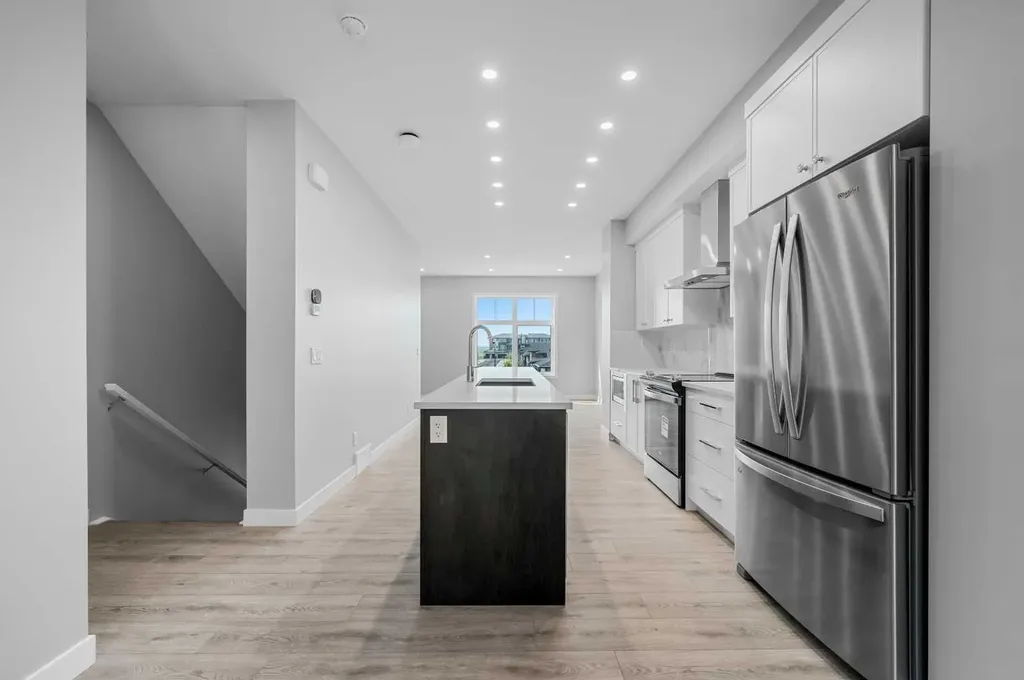 607 Mahogany Road SE Calgary AB T3M 3Y3