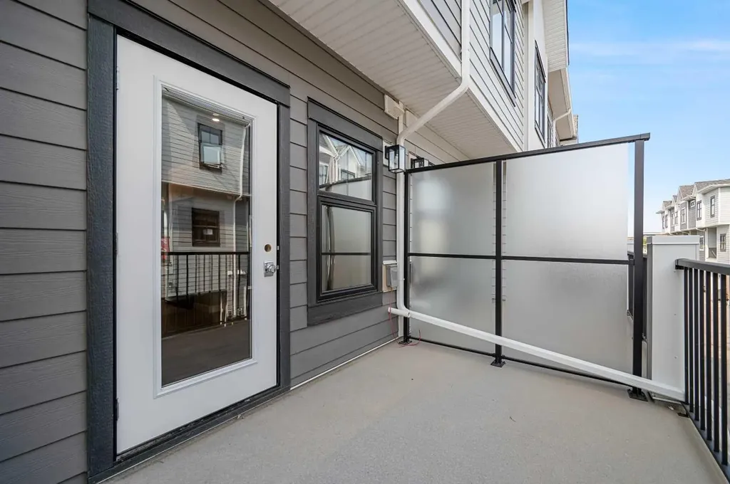 607 Mahogany Road SE Calgary AB T3M 3Y3