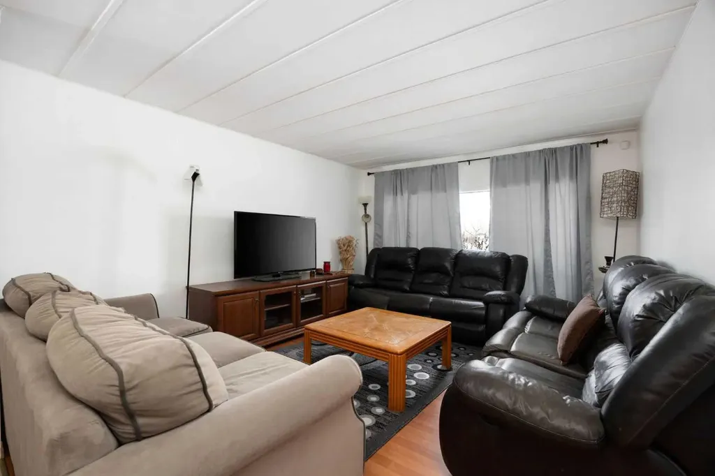 132 Greenfield Place Fort Mcmurray AB T9H 2M1