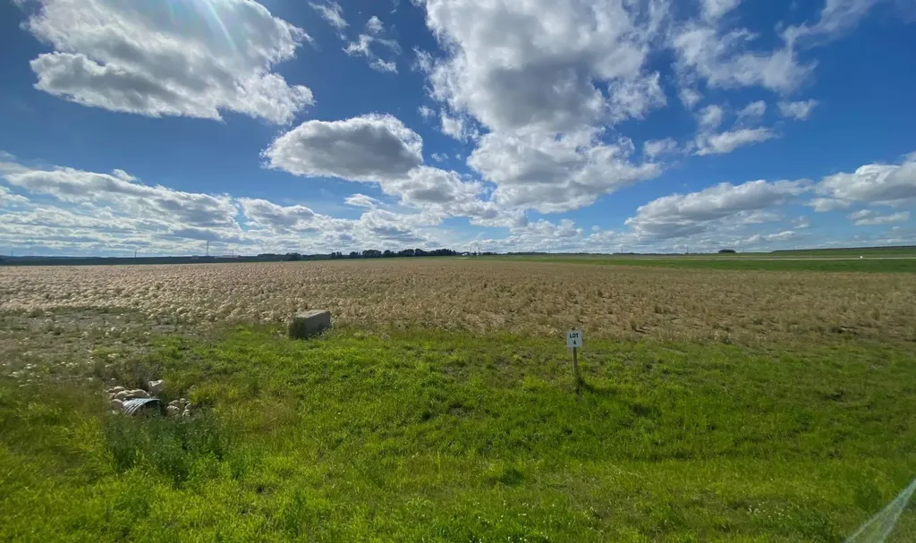4 431029 Range Road 261 Rural Ponoka County AB T4J 1R4
